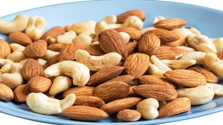 health and diet tips how to store cashew almonds kaju badam kb tak khana chahiye कहीं आप भी तो नहीं खा रहे खराब काजू-बादाम? जानें कैसे करें सही की पहचान