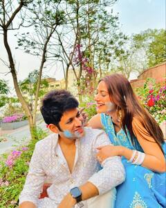 Holi 2024: सुरभि चंदना ने पति करण संग खेली शादी के बाद पहली होली, पिया के रंग में रंगी नजर आईं एक्ट्रेस