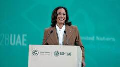 स्पेनिश में गीत गा रहा था शख्स, ताली बजा रही थीं कमला, तभी पता चला कि उनका विरोध कर रहा है