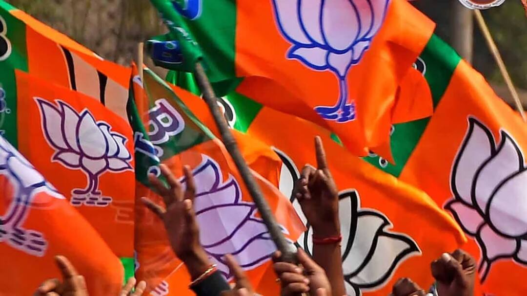 BJP Candidate List: यूपी में बीजेपी ने 9 सांसदों फिर नहीं दिया टिकट, देखें पूरी लिस्ट BJP Candidate List cancel tickets of 9 MPs in UP Badaun Pilibhit Meerut Ghaziabad Kanpur Bareilly Barabanki see list BJP Candidate List: यूपी में बीजेपी ने 9 सांसदों फिर नहीं दिया टिकट, देखें पूरी लिस्ट
