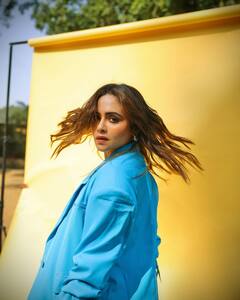 PHOTO: अमृता खानविलकरच्या नव्या लूकची चर्चा; चाहते घायाळ!