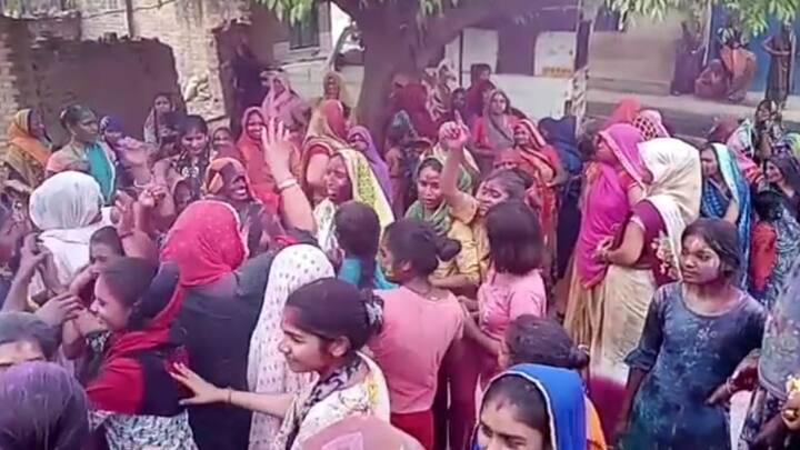 Hamirpur Holi 2024 women govern in this village male have to run away UP News ANN Happy Holi 2024: यूपी के इस जिले में होली पर चलती है महिलाओं की 'हुकूमत', पुरुषों को छोड़ना पड़ता है गांव, जानिए वजह?