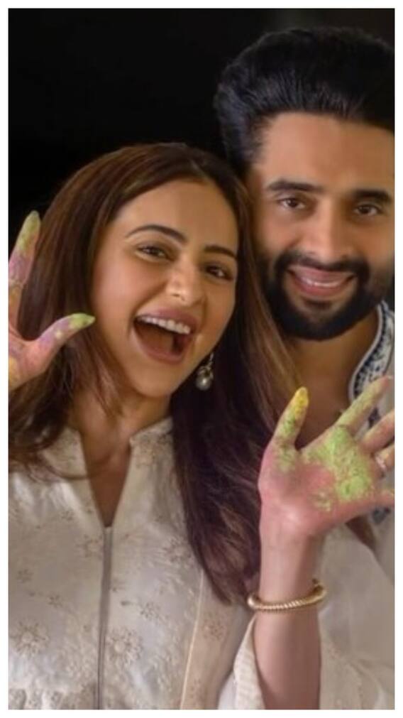 पहली होली पर एक दूजे के रंग में रंगे रकुल प्रीत और जैकी भगनानी