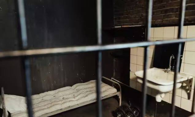 ਜਦੋਂ ਦੇਸ਼ ਵਿੱਚ ਕਿਸੇ ਵੀ ਦੋਸ਼ੀ ਨੂੰ ਅਦਾਲਤ ਵੱਲੋਂ ਸਜ਼ਾ ਸੁਣਾਈ ਜਾਂਦੀ ਹੈ ਤਾਂ ਉਸ ਨੂੰ ਸਜ਼ਾ ਭੁਗਤਣ ਲਈ ਜੇਲ੍ਹ ਭੇਜ ਦਿੱਤਾ ਜਾਂਦਾ ਹੈ। ਪਰ ਉੱਤਰ ਪ੍ਰਦੇਸ਼ ਦੇ ਮੁੱਖ ਮੰਤਰੀ ਯੋਗੀ ਆਦਿਤਿਆਨਾਥ ਨੇ ਉੱਤਰ ਪ੍ਰਦੇਸ਼ ਦੀਆਂ ਸਾਰੀਆਂ ਜੇਲ੍ਹਾਂ ਦਾ ਨਾਮ ਸੁਧਾਰ ਘਰ ਰੱਖ ਦਿੱਤਾ ਹੈ।