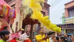 Dolyatra 2024: 'কোনও রং দেওয়াই আর বাকি নেই..', বিষ্ণুপুরে বসন্ত উৎসবে মাতলেন সুজাতা ও সৌমিত্র