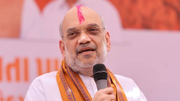 सीएम भूपेंद्र पटेल ने गुजरात में अमित शाह के साथ मिलकर खोली खेली. इसके बाद उन्होंने वहां मौजूद लोगों से भी मुलाकात की.