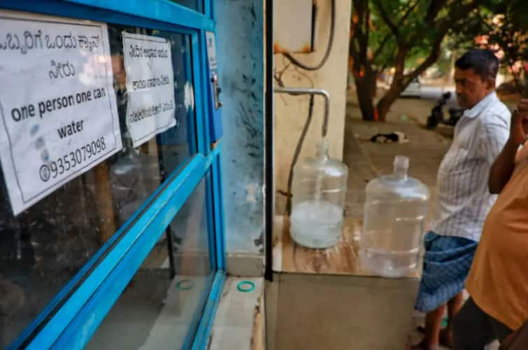 22 families fined Rs 1.1 lakh for wasting water in Bengaluru Bengaluru news: ਬੈਂਗਲੁਰੂ 'ਚ ਪਾਣੀ ਦੀ ਬਰਬਾਦੀ ਕਰਨ ਵਾਲੇ 22 ਪਰਿਵਾਰਾਂ 'ਤੇ ਕਾਰਵਾਈ, ਲਾਇਆ 1.1 ਲੱਖ ਦਾ ਜ਼ੁਰਮਾਨਾ
