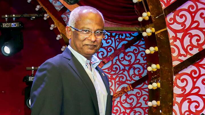 Stop being 'stubborn' and mend fences with neighbours: Ex-Maldives president Solih tells successor Muizzu 'Stop Being Stubborn And Mend Fences With Neighbours': Ex-Maldives President Solih Tells Muizzu