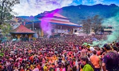 Holi 2024 Photos : சிறுசு முதல் பெருசு வரை.. ஹோலி பண்டிகையை கொண்டாடி தீர்த்த மக்கள்!