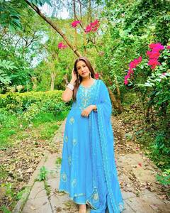 Holi 2024: सुरभि चंदना ने पति करण संग खेली शादी के बाद पहली होली, पिया के रंग में रंगी नजर आईं एक्ट्रेस