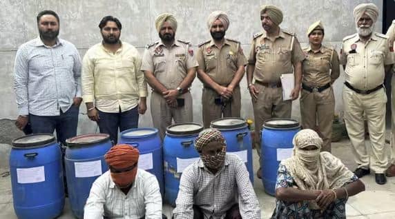 10 accused arrested so far in Sangrur poisonous liquor case, 21 people died know details Sangrur Poisonous Liquor Case: ਸੰਗਰੂਰ ਜ਼ਹਿਰੀਲੀ ਸ਼ਰਾਬ ਮਾਮਲੇ 'ਚ ਹੁਣ ਤੱਕ 10 ਮੁਲਜ਼ਮ ਗ੍ਰਿਫ਼ਤਾਰ, 21 ਲੋਕਾਂ ਦੀ ਮੌਤ