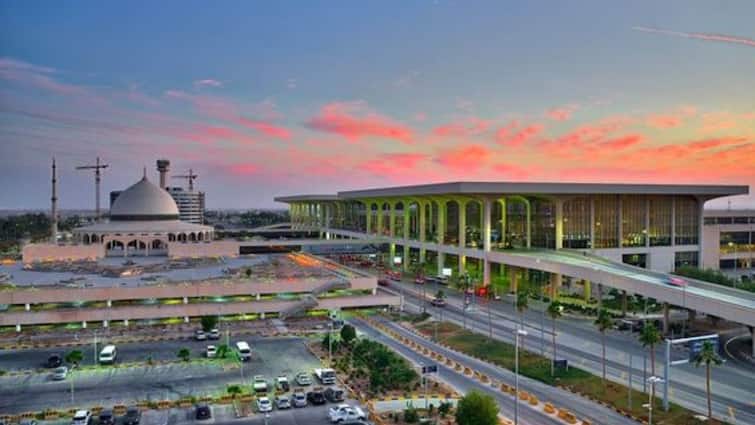 World Largest Airport King Fahd International Airport is Larger Than Mumbai In Size World Largest Airport: इस विशालकाय एयरपोर्ट में समा जाएगी पूरी मुंबई, नहीं दिखता दूसरा कोना 