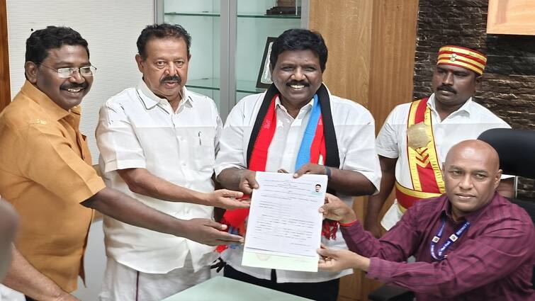 Lok Sabha Election 2024 Villupuram parliamentary election candidate Ravikumar files nomination - TNN Lok Sabha Election 2024: விழுப்புரம் நாடாளுமன்ற தேர்தல் விசிக வேட்பாளர் ரவிக்குமார் வேட்புமனு தாக்கல்