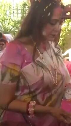 हेमा मालिनी ने वृंदावन में मनाई होली| abp shorts