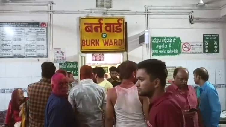 Ujjain fire breaks out in sanctorum during bhasma aarti in mahakal temple ANN Ujjain Mahakal Temple Fire: महाकालेश्वर मंदिर में आरती के दौरान कैसे भड़की आग? अब हुआ ये खुलासा