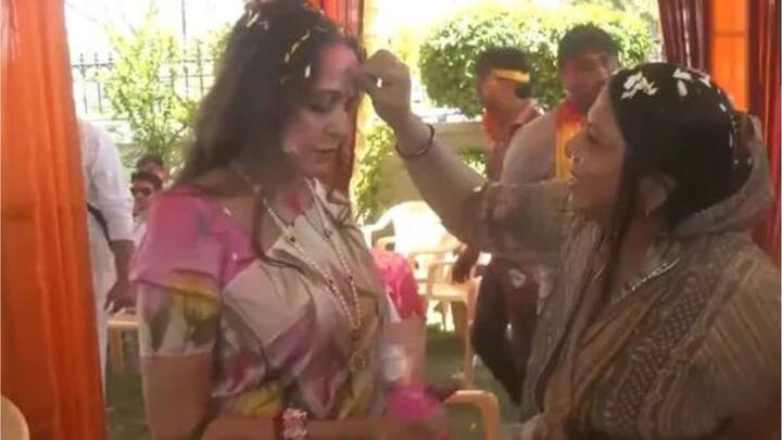 Actor-turned-politician Hema Malini joined Holi celebrations in Uttar Pradesh's Vrindavan (Image source: ANI)