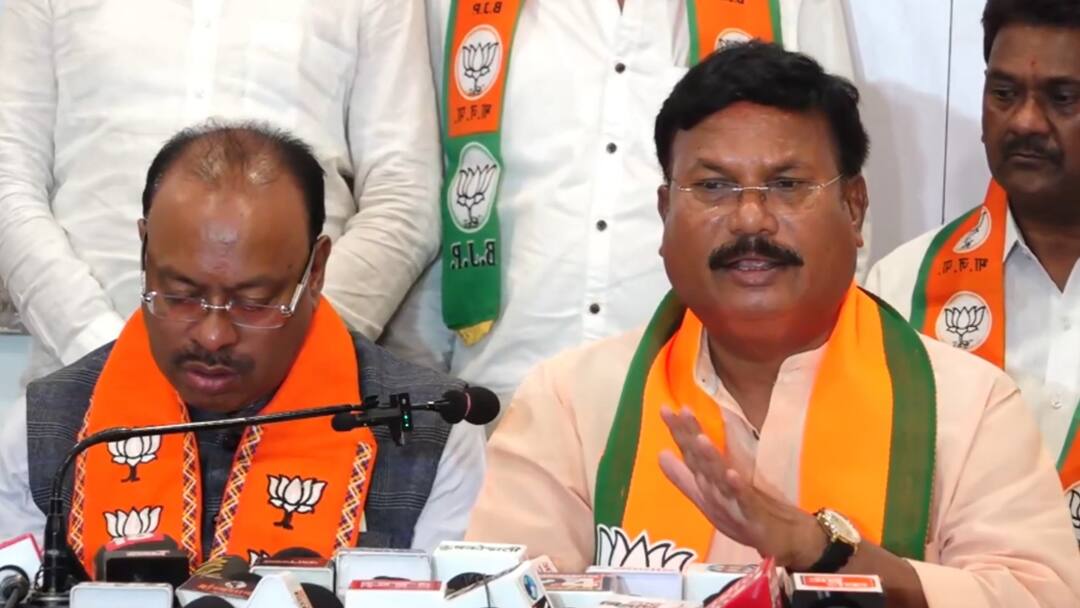 महाराष्ट्र कांग्रेस के इस सीनियर नेता ने थामा BJP का दामन, पार्टी से दिया था इस्तीफा Namdeo Usendi senior Congress leader joins BJP in Maharashtra महाराष्ट्र कांग्रेस के इस सीनियर नेता ने थामा BJP का दामन, पार्टी से दिया था इस्तीफा