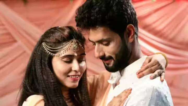 Shivam Dube Love Story: ચેન્નાઈ સુપર કિંગ્સના ખેલાડી શિવમ દુબેની પત્નીનું નામ અંજૂમ ખાન છે. બંને કપલની લવસ્ટોરી બૉલીવૂડની કોઈ ફિલ્મથી ઓછી નથી. આ કપલના લગ્ને ઘણી ચર્ચાઓ કરી હતી. વાંચો અહીં.........