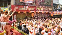 Holi 2024: सीएम योगी आदित्यनाथ ने गोरखपुर में खेली होली, शोभायात्रा में हुए शामिल, देखें तस्वीरें