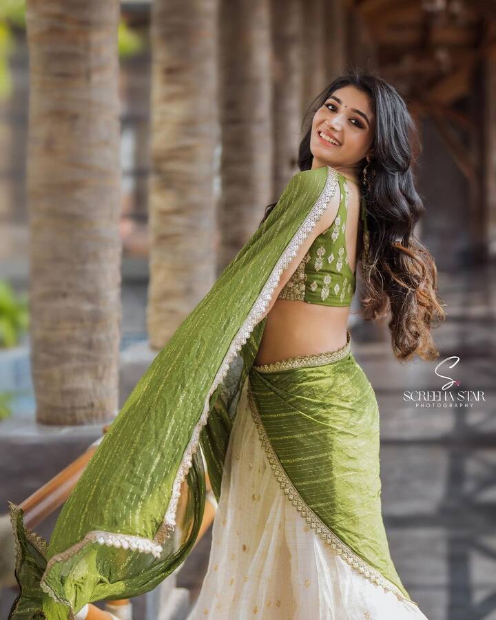రీసెంట్ గా వచ్చిన నా సామిరంగ సినిమాలో అల్లరి నరేష్ భార్యగా కనిపించింది