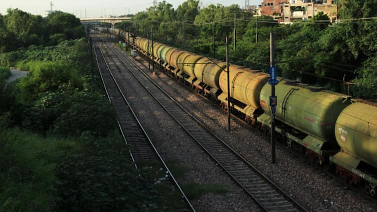 US Crude Shipments To Indian  Refiners Surges Amid Tighter Sanctions On Russian Oil Amid Fresh Tighter Sanctions On Russian Oil, US Crude Shipments To India Surges