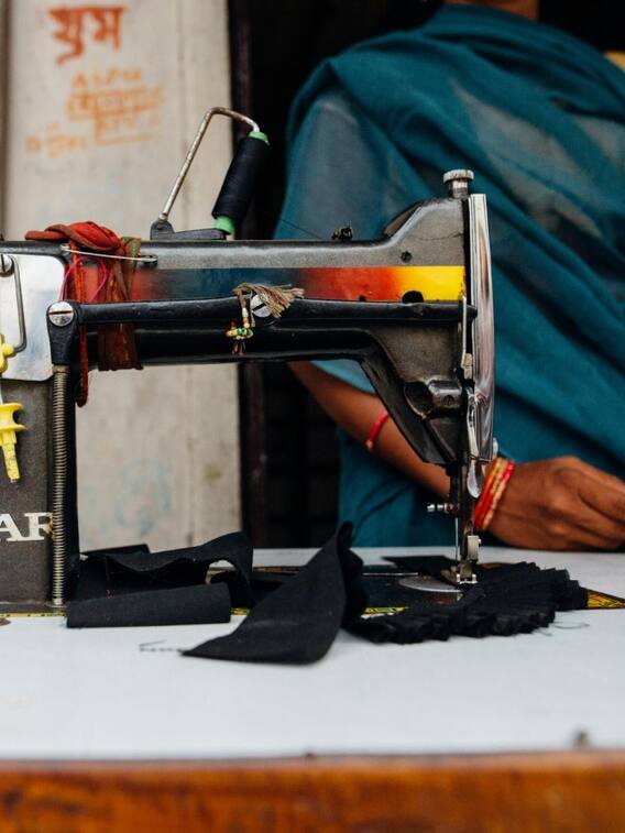 क्या है सिलाई मशीन योजना, किन्हें मिलता है फायदा?