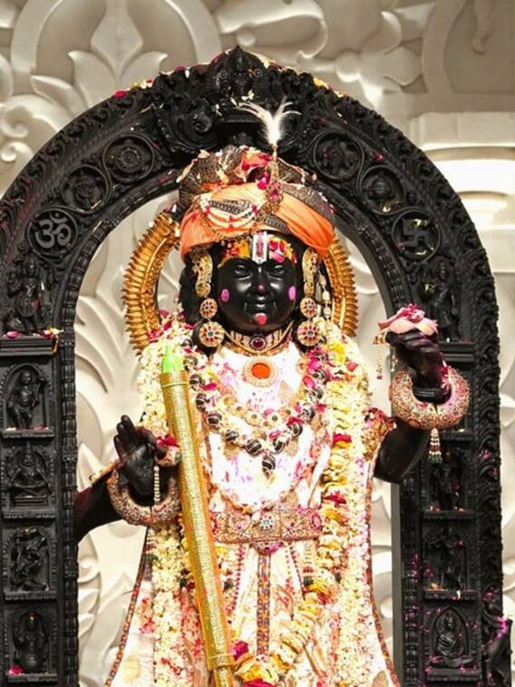 500 सालों बाद पहली बार अयोध्या में रामलला के साथ खेली होली