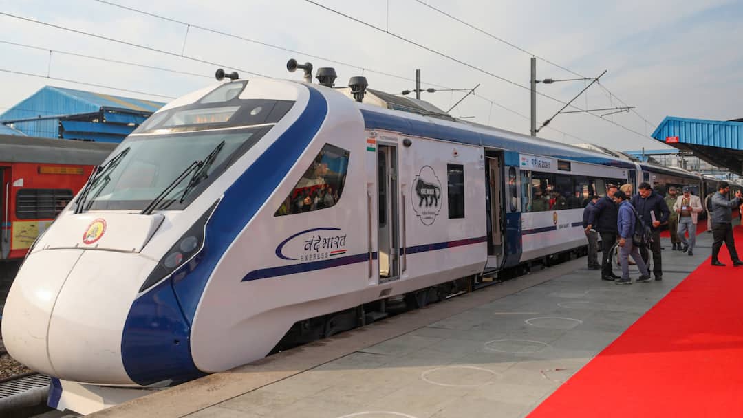 Vande Bharat Express: रेलवे ने बदला श्री माता वैष्णो देवी कटरा वंदे भारत एक्सप्रेस का शेड्यूल, जानें क्या है नया टाइम Indian Railways revises schedule of New Delhi Shri Mata Vaishno Devi Katra Vande Bharat Express train know every detail Vande Bharat Express: रेलवे ने बदला श्री माता वैष्णो देवी कटरा वंदे भारत एक्सप्रेस का शेड्यूल, जानें क्या है नया टाइम