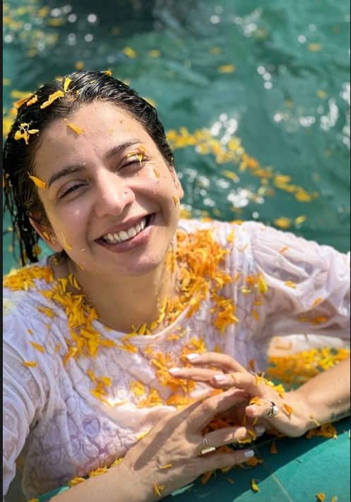 ਇਸ ਤੋਂ ਇਲਾਵਾ ਇੱਕ ਹੋਰ ਯੂਜ਼ਰ ਨੇ ਲਿਖਦੇ ਹੋਏ ਕਿਹਾ ਇਨ੍ਹਾਂ ਤਸਵੀਰਾਂ ਨੇ ਮੈਨੂੰ ਵੀ ਬਹੁਤ ਖੁਸ਼ ਕਰ ਦਿੱਤਾ।
