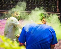 Rohit Sharma Photos : மகளுடன் ஹோலி கொண்டாடிய ஹிட் மேன்.. வைரலாகும் ரோஹித் ஷர்மாவின் போஸ்ட்!
