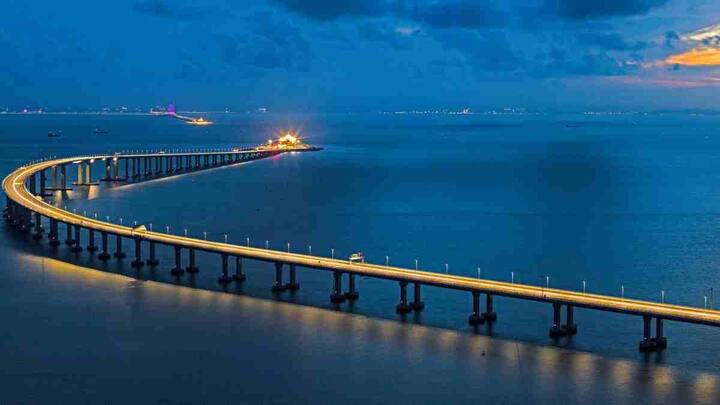 इस ब्रिज को तीन शहरों को जोड़ने के लिए बनाया गया था ताकि लोगों का आने-जाने में समय बच सके. लेकिन इस ब्रिज का ज्यादा लोग इस्तेमाल नहीं करते.