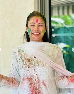 Shehnaaz Gill: ਸ਼ਹਿਨਾਜ਼ ਗਿੱਲ ਨੇ ਹੋਲੀ ਮੌਕੇ ਕੀਤੀ ਖੂਬ ਮਸਤੀ, ਮਾਂ ਨਾਲ ਵੇਖੋ ਪਿਆਰ ਭਰੇ ਪਲਾਂ ਦੀ ਖਾਸ ਝਲਕ