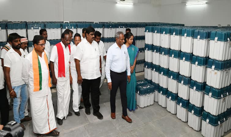 Lok Sabha Election 2024 Electronic Voting Machines were sent to all 8 assembly constituencies with proper security in Tiruvannamalai - TNN Lok Sabha Election 2024: 8 சட்டமன்றத் தொகுதிகளுக்கும்  அனுப்பப்பட்ட மின்னணு வாக்குப்பதிவு இயந்திரங்கள்