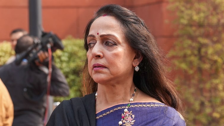 BJP Hema Malini Reaction On Supriya Shrinate Remarks On Kangana Ranaut Mandi 'Should Take Back Comments Against Kangana Ranaut': Hema Malini Reacts Over Supriya Shrinate's Remarks