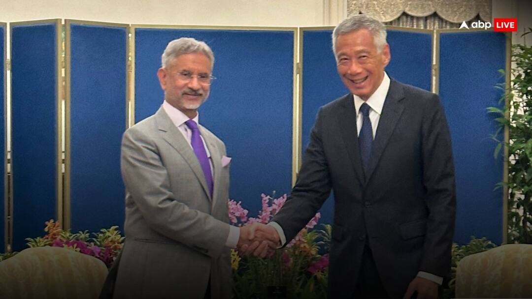 S Jaishankar met Singapore PM external affairs ministry says relations intensed after Foreign Minister Visit सिंगापुर के पीएम से विदेश मंत्री की मुलाकात पर बोला विदेश मंत्रालय, जयशंकर की यात्रा ने रिश्तों को गहरा बनाया