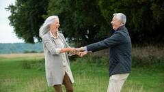 Relationship Tips: शादी के सालों बाद भी रिश्ते में बने रहेगी ताजगी, बस फॉलो करें ये तरीका