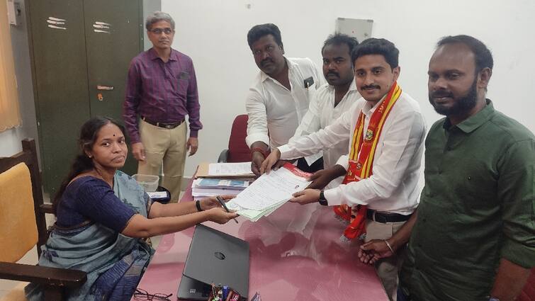 Lok Sabha Election 2024 Naam Tamilar Partys Salem candidate filed nomination - TNN Lok Sabha Election 2024: நாம் தமிழர் கட்சியின் சேலம் வேட்பாளர் வேட்புமனு தாக்கல்