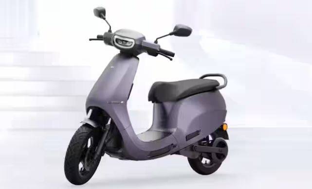 Electric Scooter with Best Range:  ਇਲੈਕਟ੍ਰਿਕ ਸਕੂਟਰ ਖਰੀਦਣ ਤੋਂ ਪਹਿਲਾਂ, ਲੋਕ ਸਿੰਗਲ ਚਾਰਜ 'ਤੇ ਇਸਦੀ ਰੇਂਜ ਬਾਰੇ ਜਾਣਨਾ ਚਾਹੁੰਦੇ ਹਨ। ਭਾਰਤੀ ਬਾਜ਼ਾਰ ਵਿੱਚ ਸਭ ਤੋਂ ਵਧੀਆ ਰੇਂਜ ਦੀ ਪੇਸ਼ਕਸ਼ ਕਰਨ ਵਾਲੇ ਕਈ ਇਲੈਕਟ੍ਰਿਕ ਸਕੂਟਰ ਹਨ।