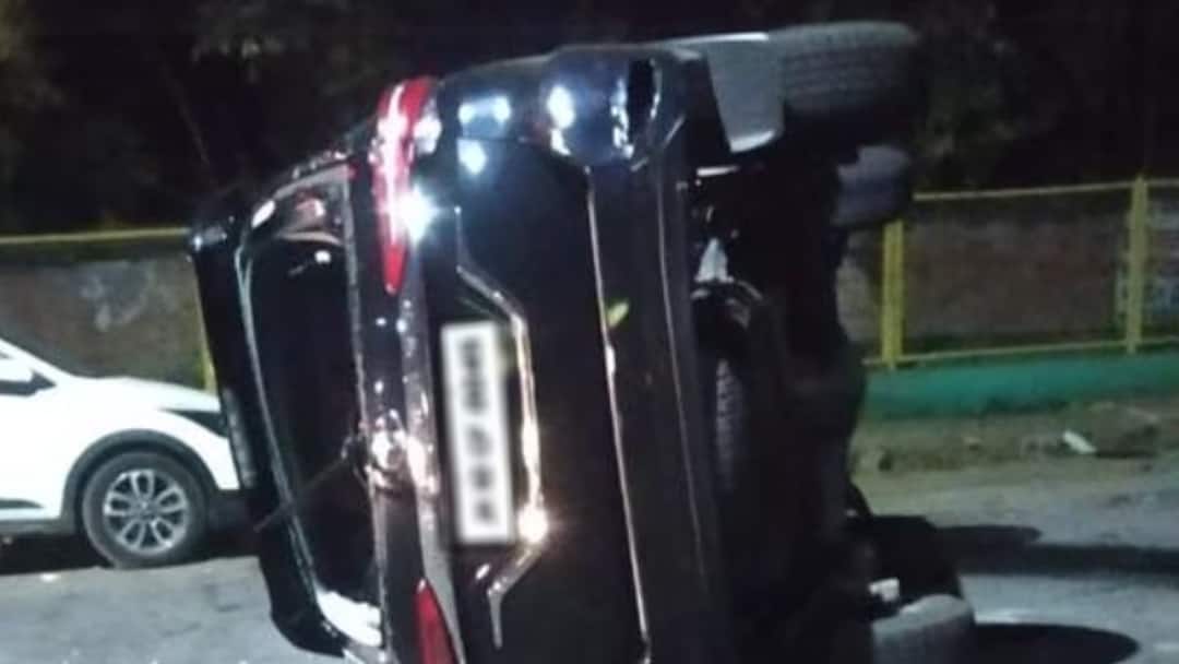 Jharkhand Road Accident couple Dead in Fortuner car collision in Dhanbad child condition critical ANN Dhanbad Hit and Run: धनबाद के बाहुबली विधायक की कार ने इंजीनियर दंपति को रौंदा, बच्चे की हालत गंभीर