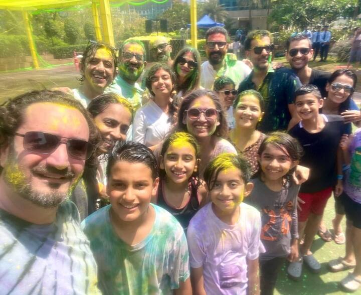 Shared across various Instagram fan pages, Aishwarya and Abhishek’s Holi snapshots include selfies and delightful moments of their Holi party. (Image: X/@rai_ps2)