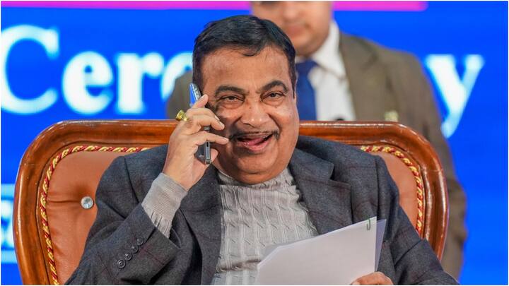 दरअसल, राज ठाकरे के एनडीए में आने की अटकलें चल रही हैं. मनसे और बीजेपी में इसको लेकर बैठकें भी हुई हैं. उसी को लेकर नितिन गटकरी से सवाल पूछा गया. (फाइल फोटो)