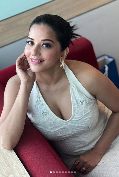 ਇਨ੍ਹਾਂ ਲੇਟੈਸਟ ਫੋਟੋਆਂ 'ਚ ਮੋਨਾਲੀਸਾ ਕਾਫੀ ਹੌਟ ਅਤੇ ਗਲੈਮਰਸ ਲੱਗ ਰਹੀ ਹੈ, ਤਾਂ ਆਓ ਅਸੀਂ ਤੁਹਾਨੂੰ ਇਹ ਤਸਵੀਰਾਂ ਦਿਖਾਉਂਦੇ ਹਾਂ।