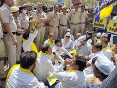 CM केजरीवाल की गिरफ्तारी पर बिफरे AAP कार्यकर्ता, BJP कार्यालय के सामने लगाए नारे