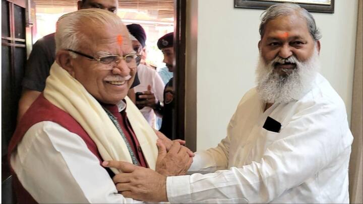 Former CM Manohar Lal Khattar arrived on Holi to remove Anil Vij displeasure Haryana Politics: होली पर अनिल विज की नाराजगी दूर करने पहुंचे पूर्व CM मनोहर लाल खट्टर, जानें- क्या कहा?