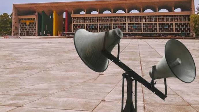 high court seeks status reports from punjab government on use of loudspeakers in religious places Loudspeakers Ban:  ਧਾਰਮਿਕ ਥਾਵਾਂ 'ਤੇ ਉੱਚੀ ਆਵਾਜ਼ 'ਚ  ਵੱਜਦੇ ਸਪੀਕਰਾਂ ਨੂੰ ਲੈ ਕੇ HC ਸਖਤ, ਪੰਜਾਬ ਸਰਕਾਰ ਤੋਂ ਮੰਗਿਆ ਜਵਾਬ