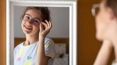 Exercise To Improve Vision: कमजोर हो रही आंखों की रोशनी को ऐसे बढ़ाएं, करें यह एक्सरसाइज