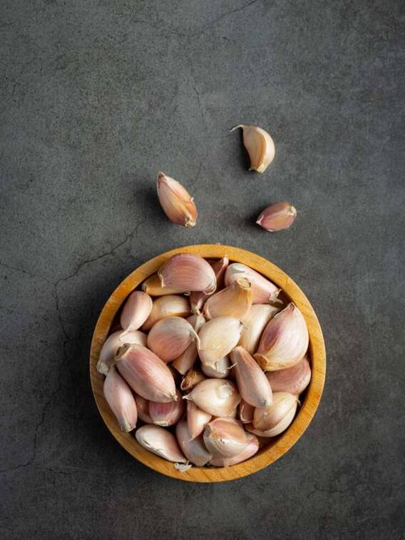 सोने से पहले लहसुन खाने के 10 फायदे