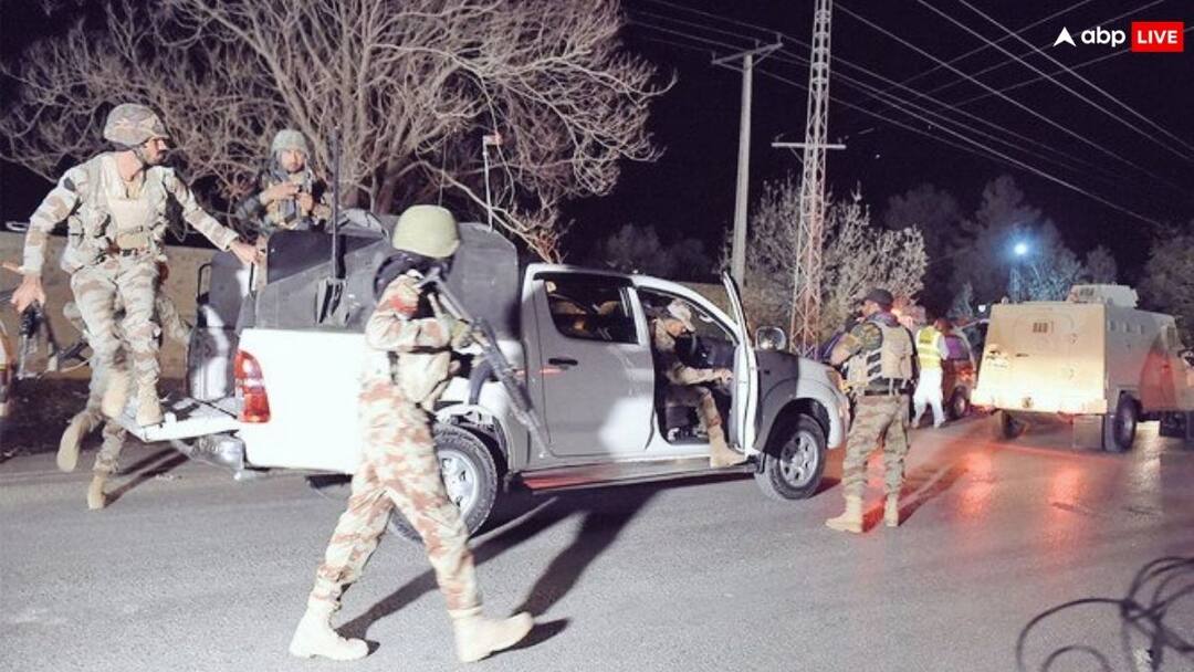 पाकिस्तान के नौसेना बेस पर बलूच आतंकियों ने बरसाई ताबड़तोड़ गोलियां, 6 की मौत Pakistan terrorist attack on Naval Base Balochistan Syed Ahmed Umrani Balochistan Liberation Army पाकिस्तान के नौसेना बेस पर बलूच आतंकियों ने बरसाई ताबड़तोड़ गोलियां, 6 की मौत