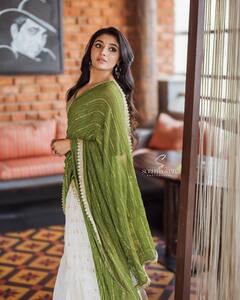 Mirna Menon Photos: ట్రెడిషనల్ లుక్ లో మెరిసిపోతున్న నా సామిరంగ బ్యూటీ మిర్నా మీనన్!