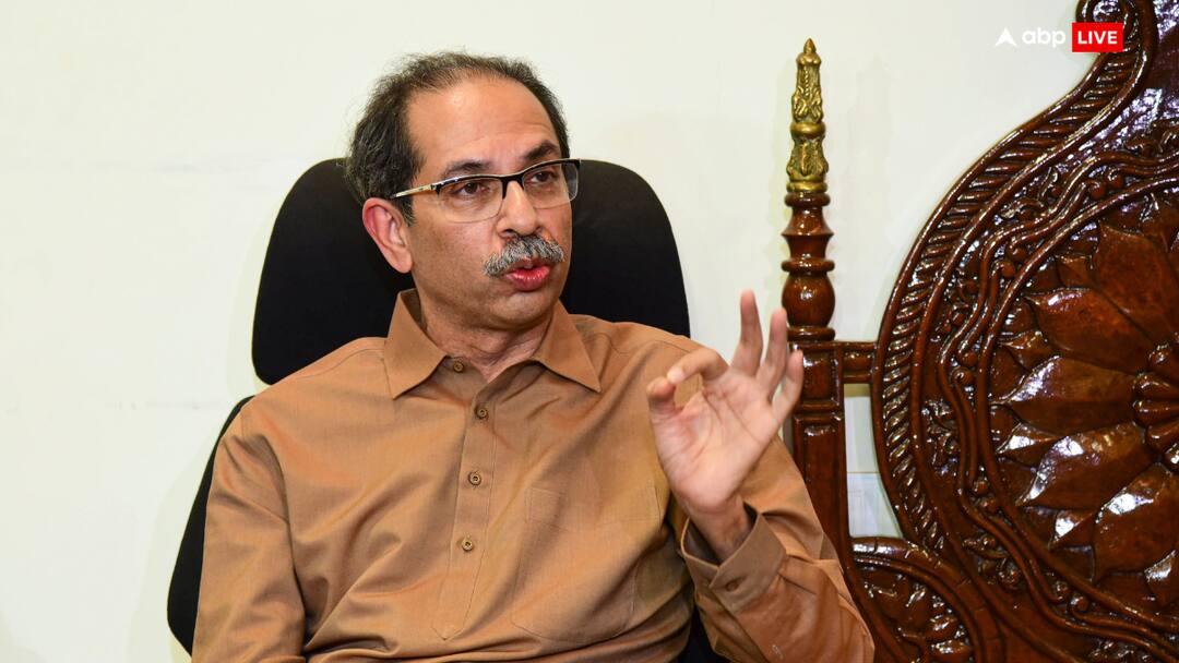 Lok Sabha Election 2024 shiv sena UBT first Candidates list Maharashtra Uddhav Thackeray Sanjay Raut Lok Sabha Election: उद्धव की 17 उम्मीदवारों वाली लिस्ट आज, जानें कहां चौंका रही शिवसेना-UBT, वो तीन सीटें जहां फंसा पेंच